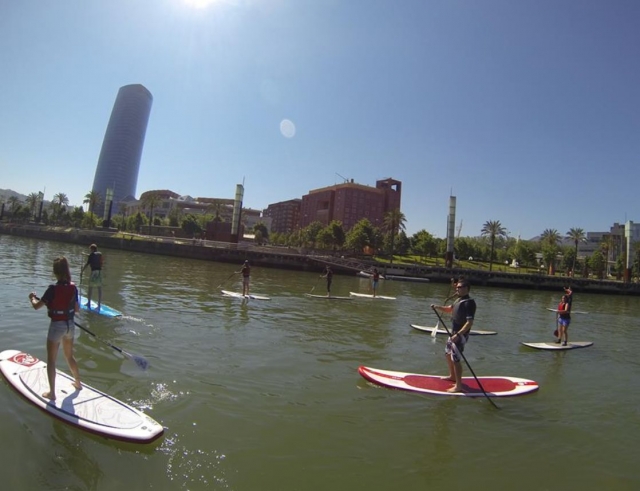  SUP along the Bilbao riverside 